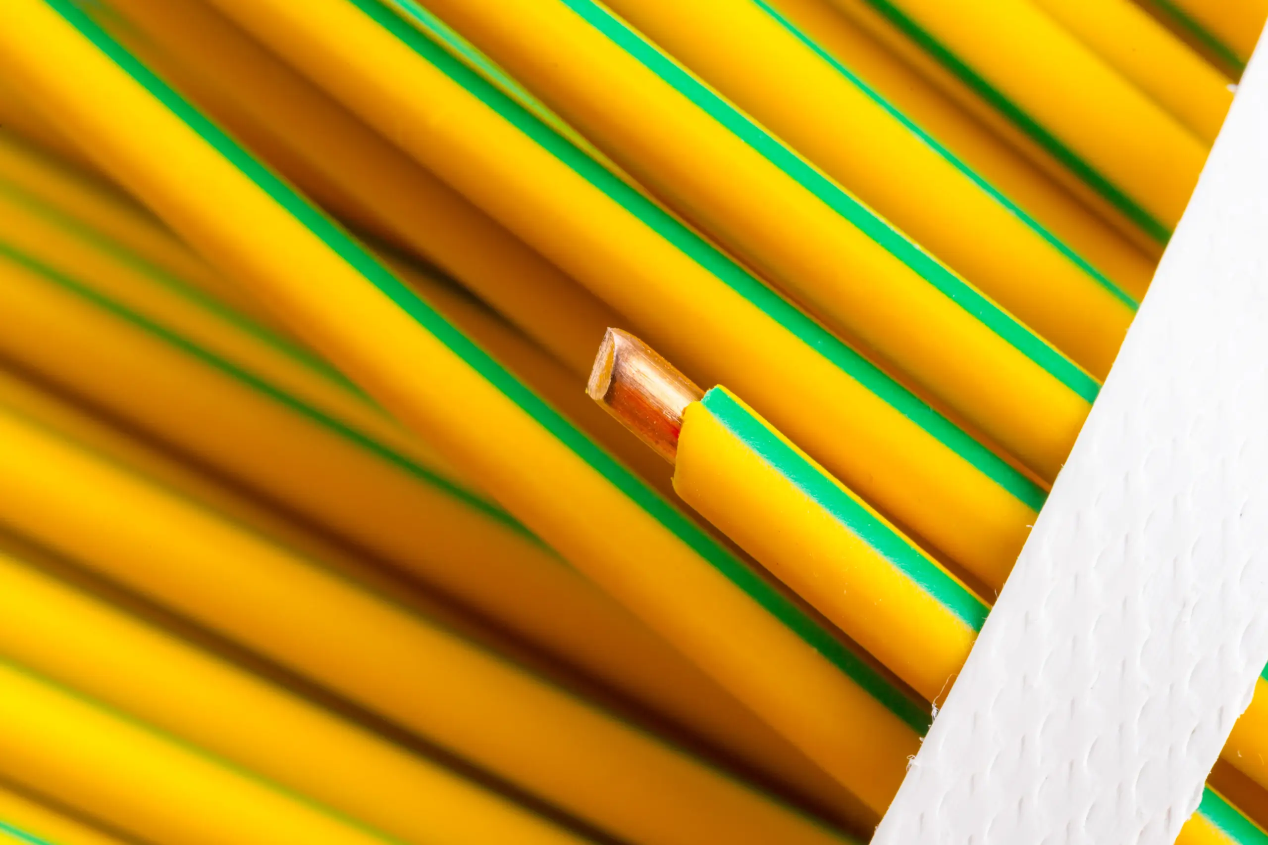 Cable THW y THHN de diferentes calibres y colores para instalaciones residenciales